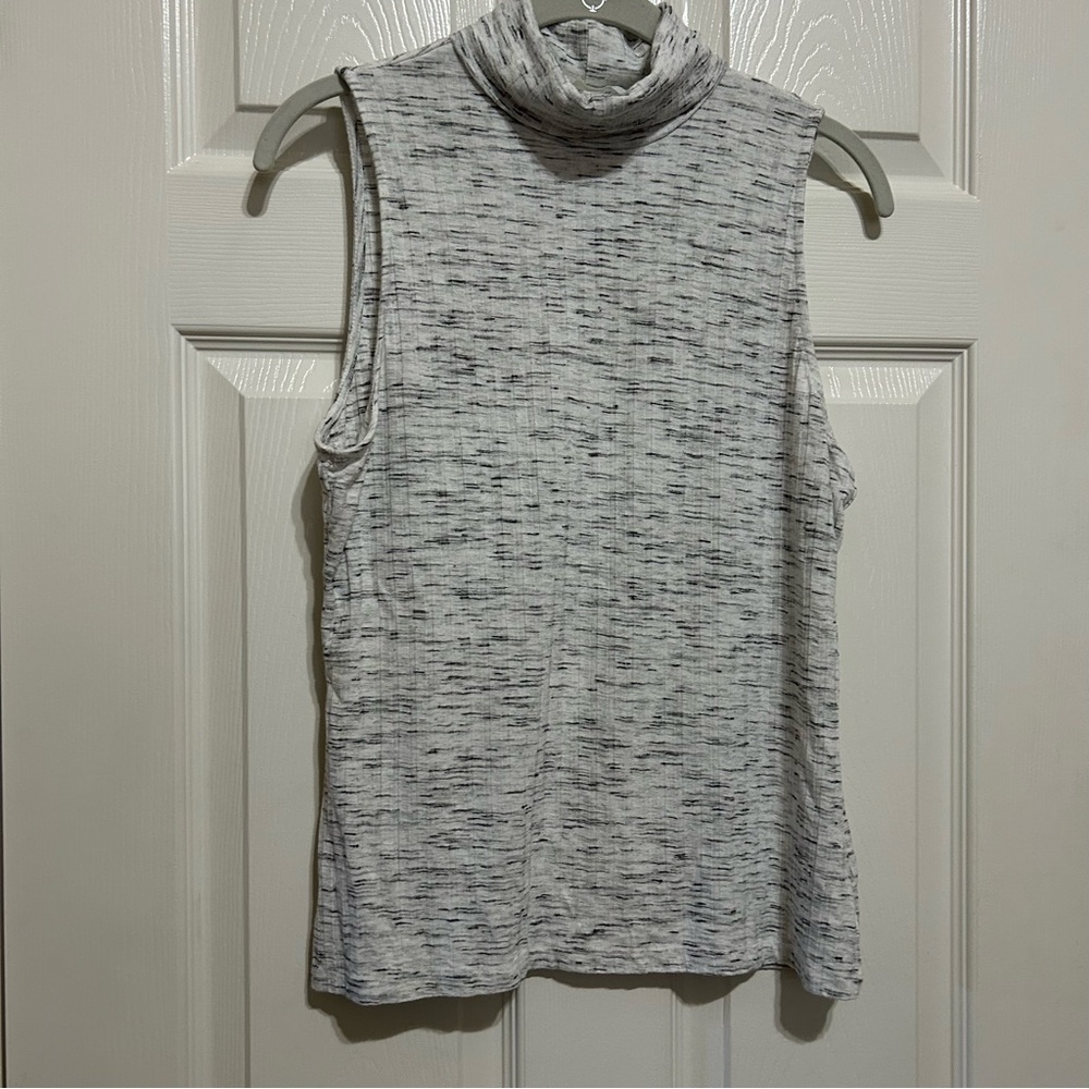 HM Sleeveless Turtleneck Top